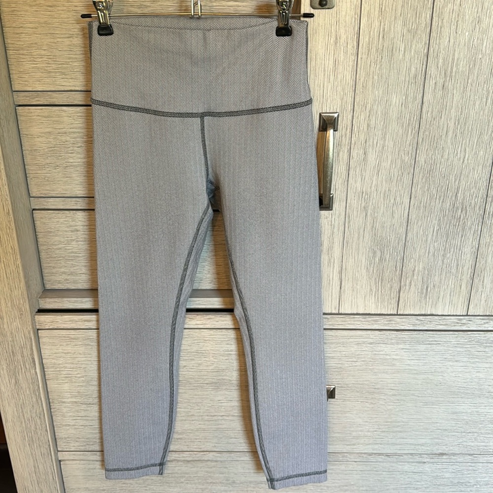 EUC: wunder under high-rise, herringbone print.